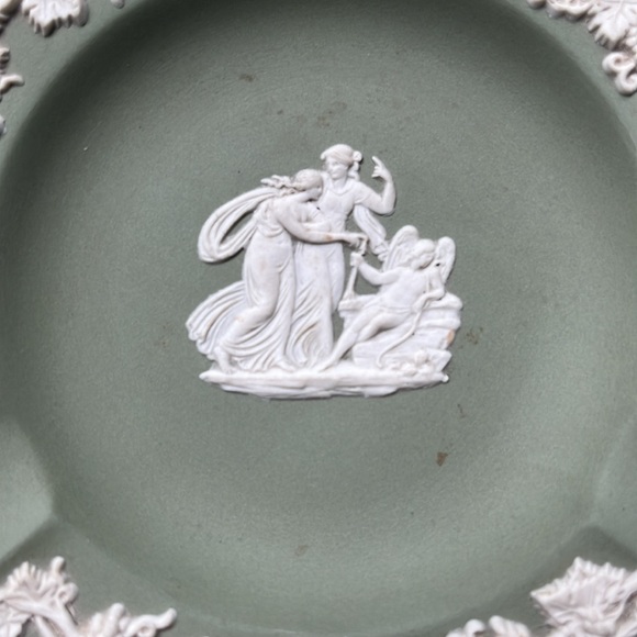 Vintage Sage Green Wedgwood Jasperware Ashtray - Picture 2 of 4